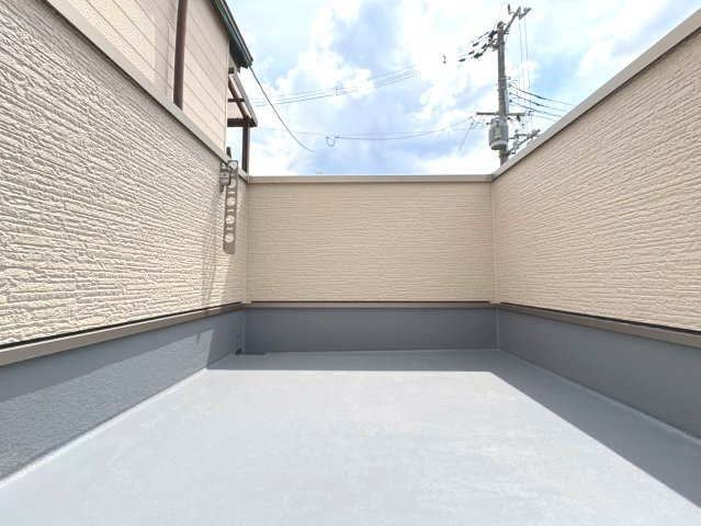 【価格改定】長岡京市久貝2丁目　　のバルコニー|南向きバルコニーにつき、洗濯物も気持ちよく干していただけます。