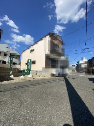 京都府長岡京市久貝2丁目の前面道路含む現地写真|スーパー・コンビニ等お買い物施設が充実しております！