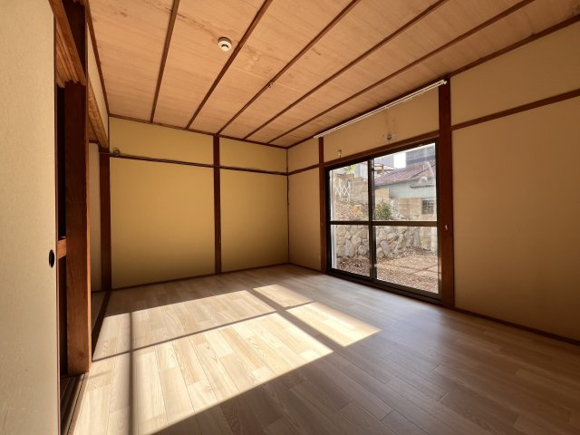 西村邸貸家の洋室