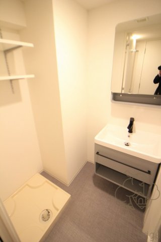 セレニテ新大阪プリエの洗面所