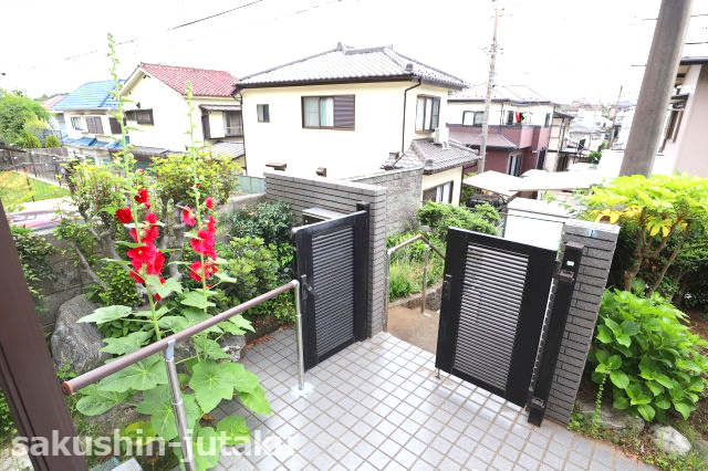 八千代台南２丁目　リーフォーム戸建の玄関|玄関外