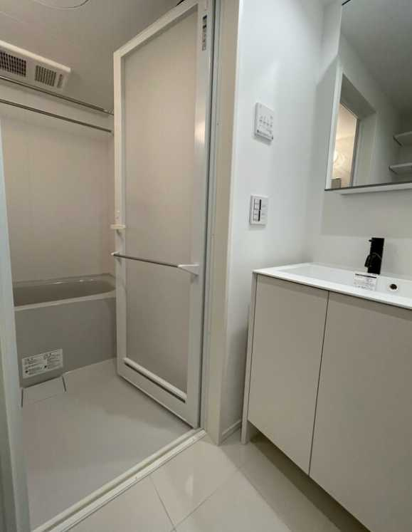 ReveResidence三軒茶屋　新築　礼金０　ペット相談の洗面所