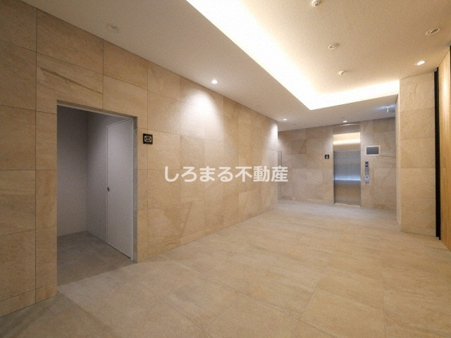 アーバス天満橋のロビー