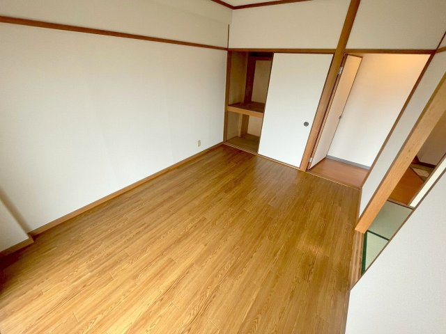 第2中尾ハイツの洋室