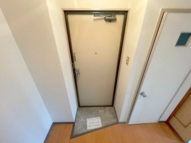 第2中尾ハイツの玄関