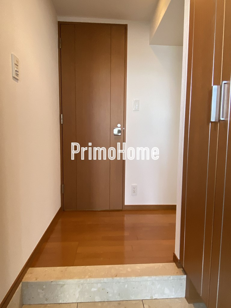 日神デュオステージ御徒町の玄関