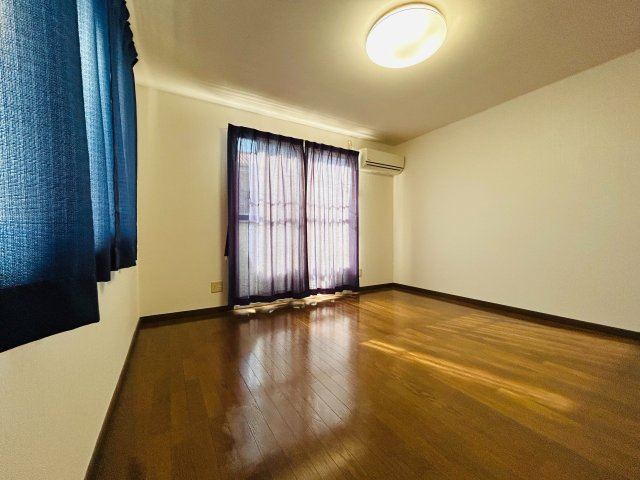 ハイツ大与の居間・リビング