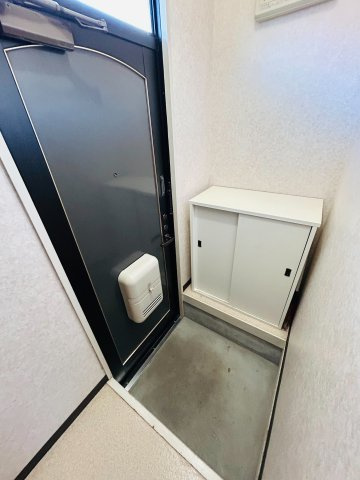 ハイツ大与の玄関