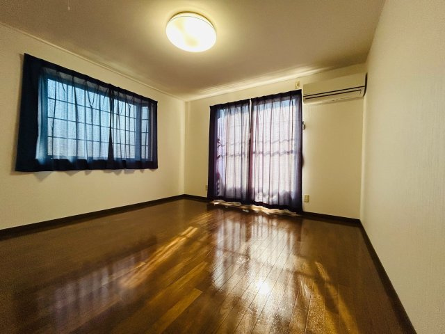 ハイツ大与の居間・リビング