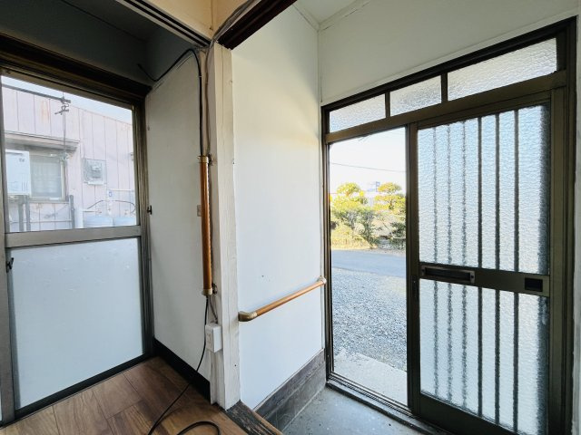 【玄関】 | 本庄市若泉3丁目　中古戸建