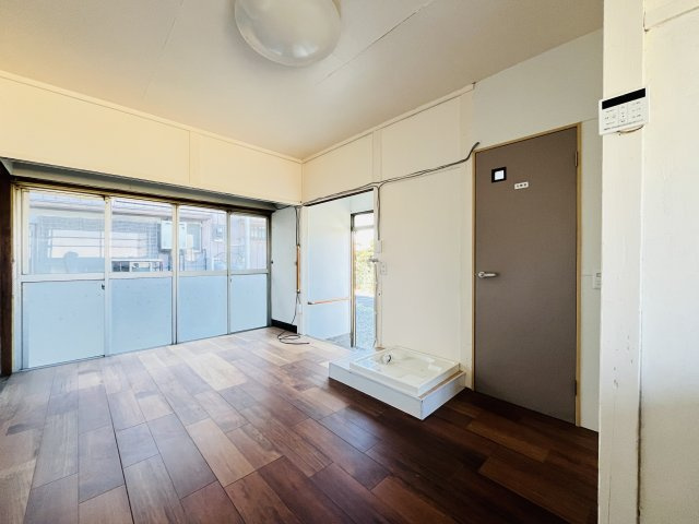 【居間・リビング】 | 本庄市若泉3丁目　中古戸建