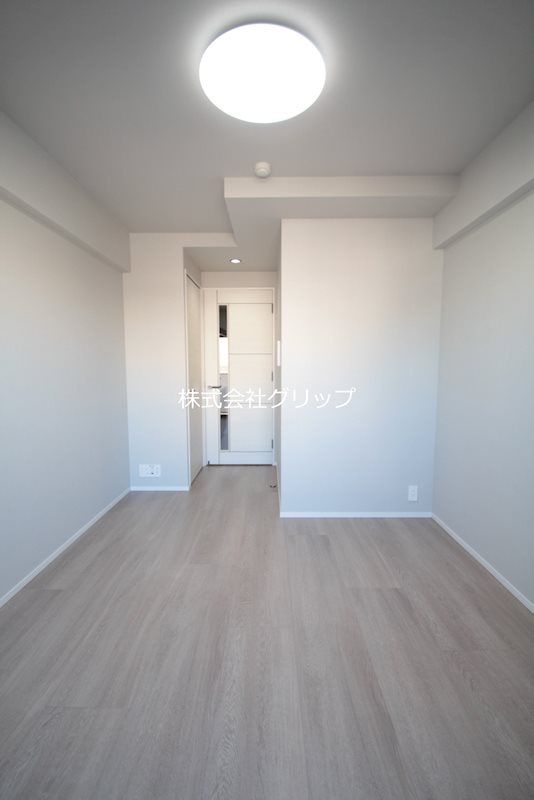 Le'a横濱阪東橋駅前の居間・リビング