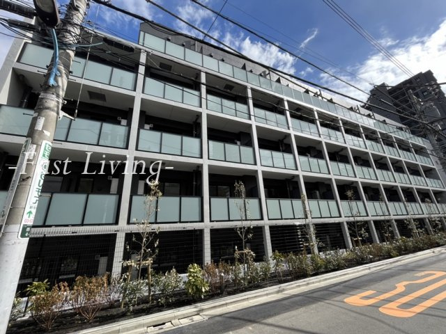 LIBR GRANT 四谷三丁目のエントランス