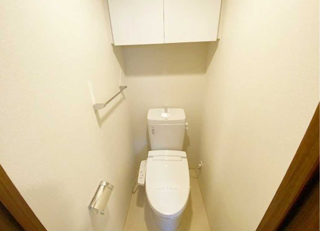 エスペルーモ桜新町　二人入居可　独立洗面台　敷金０のトイレ