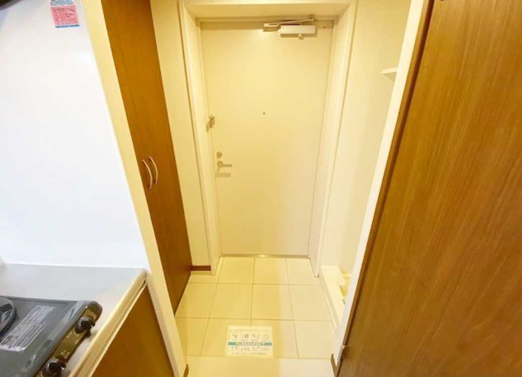 エスペルーモ桜新町　二人入居可　独立洗面台　敷金０の玄関