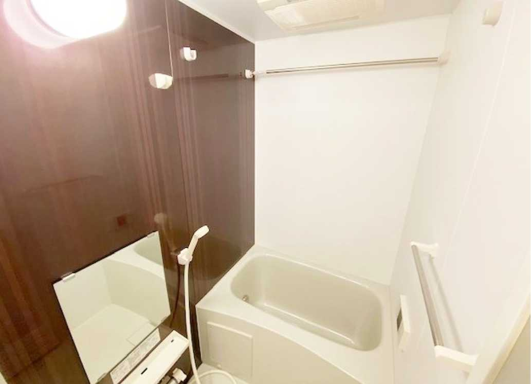 エスペルーモ桜新町　二人入居可　独立洗面台　敷金０の浴室