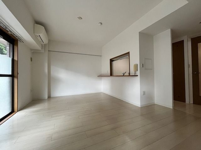 カトレアの居間・リビング