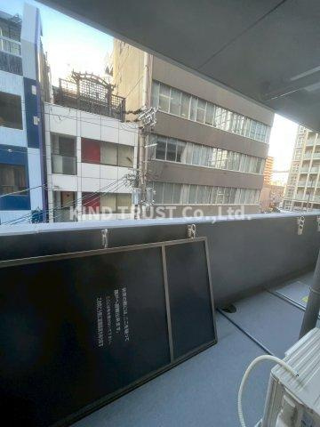 セレニテ東梅田アリエのバルコニー|開放的で明るい空間を演出してくれるバルコニーです