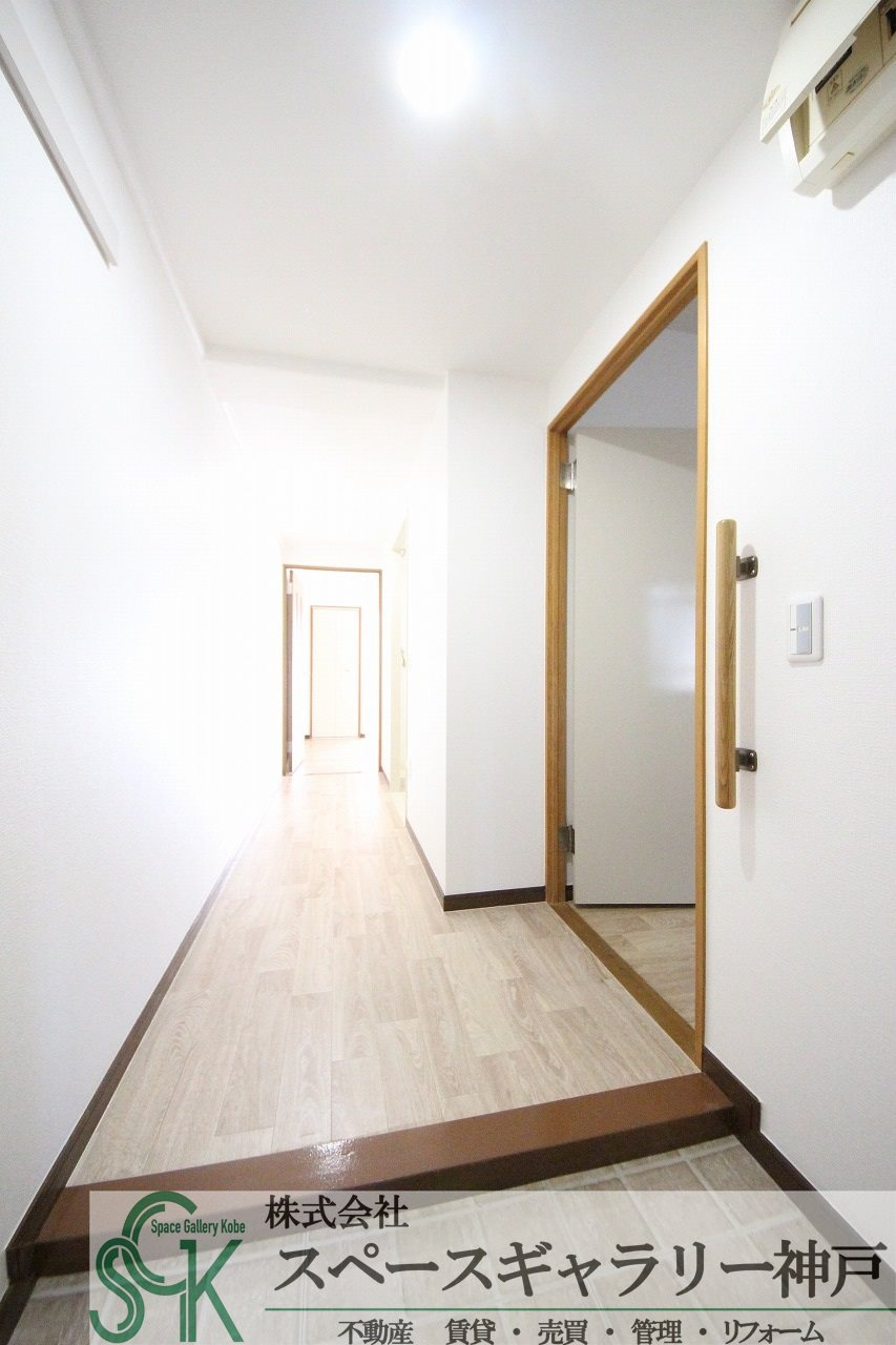 明泉寺シティコートの玄関|※お部屋により仕様が異なる場合があります。