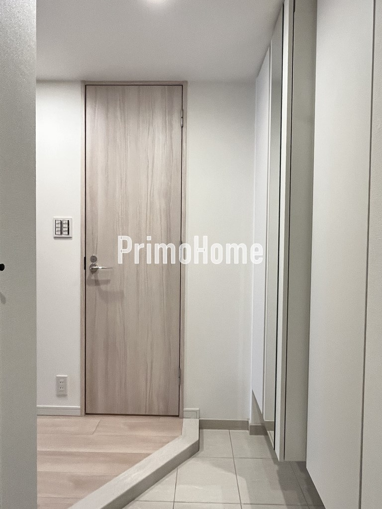 グレイスコート岩本町の玄関