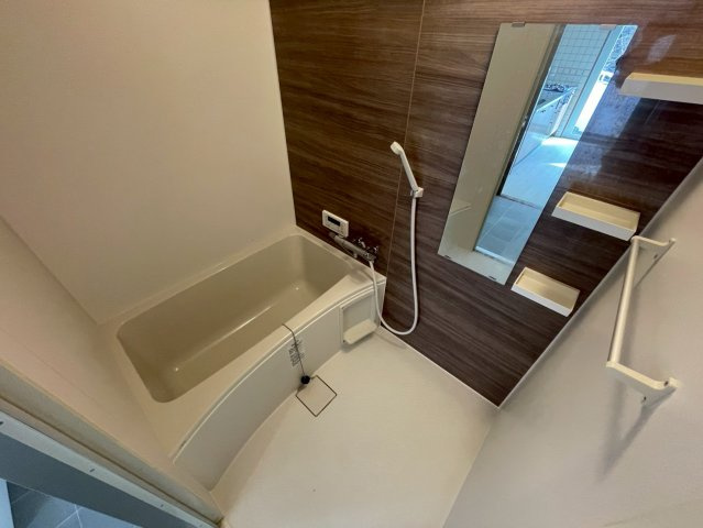 メゾンドカスカード六甲の浴室