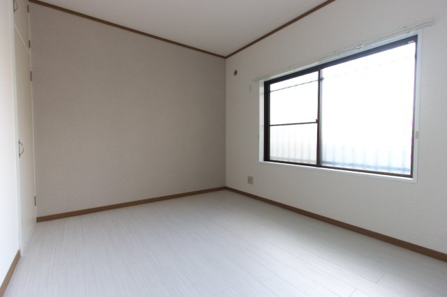 シャンテーヌの洋室|５．５洋