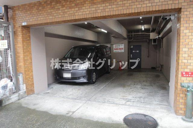 ライオンズマンション伊勢佐木長者町第二の駐車場