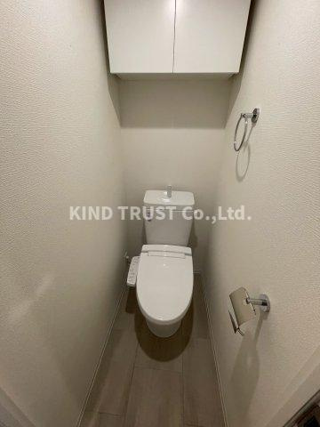 セレニテ東梅田アリエのトイレ|落ち着いた色調のトイレです
