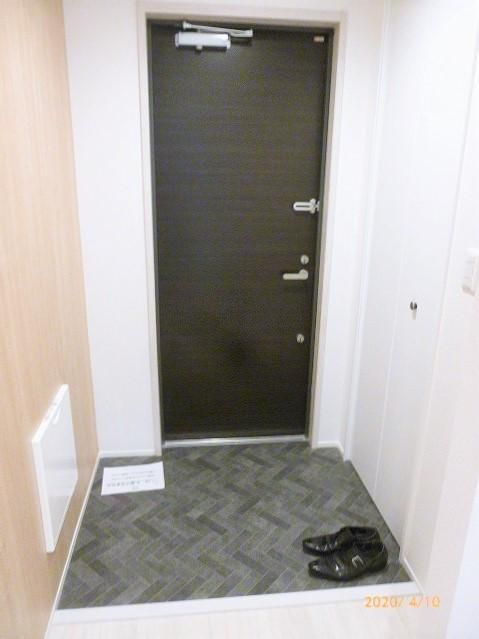 パステル・リオンの玄関