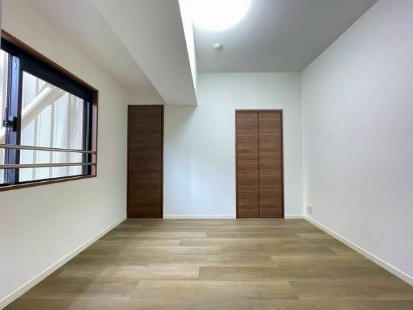 ロワールマンション西公園東の洋室