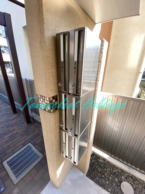 茅ヶ崎市松林２丁目の賃貸マンションのエントランス