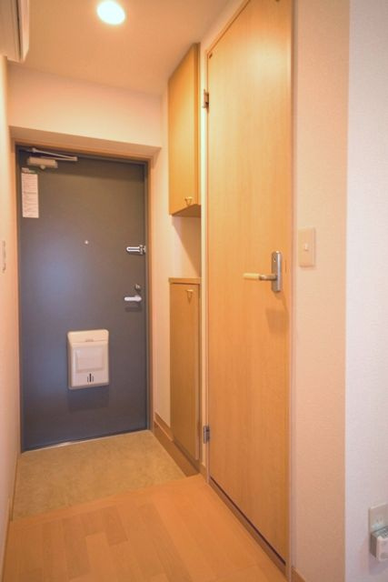 茅ヶ崎市松林２丁目の賃貸マンションの玄関