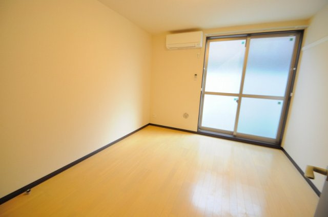 レオネクスト桃の木の内装|南向きの明るいお部屋です。