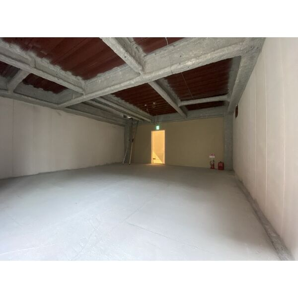 MLアシスト栄ビルの駐車場