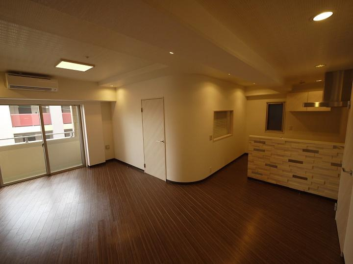 六甲壱番館の居間・リビング