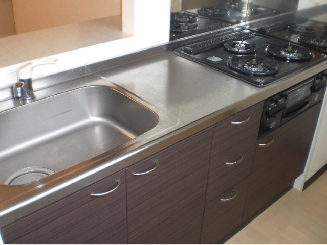 レオネクストたからＢのキッチン|ガスコンロ　3口