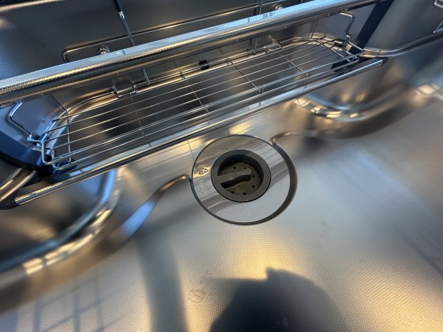 ブリリアタワー東京のキッチン|毎日使うキッチン周りが綺麗で清潔に保たれていると、お料理を作るのも楽しくなりますよね。機能性とデザイン性を持たせたキッチンで気持ちよくお料理が出来そうです。