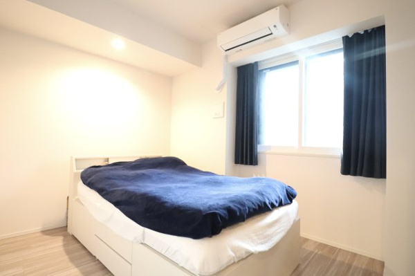 【洋室】 | 【洋室①】約6.0帖の洋室です！窓があり陽当たり・通風良好◎