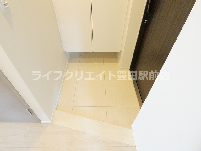 センチュリー八王子ルミエールの玄関