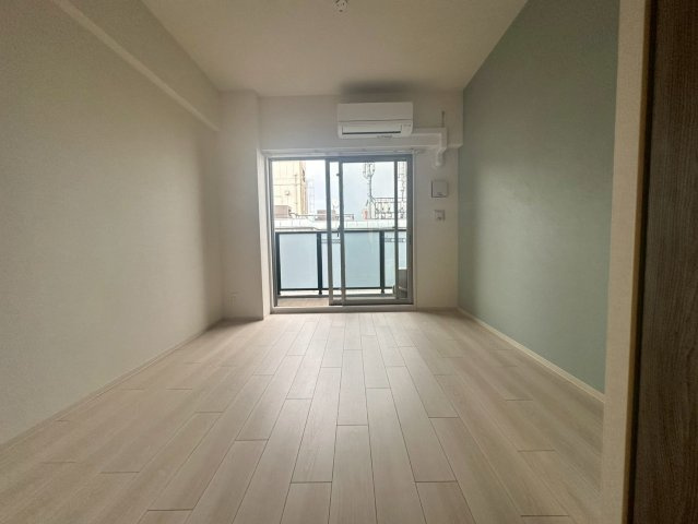 ファステート難波ヴィラントの洋室