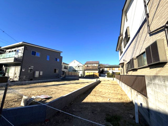 道路沿い　陽当良好　駅まで4分の画像