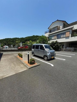 【駐車場】 | アンソレイエ | カースペースがあります