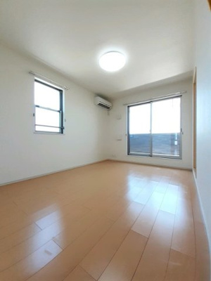 【居間・リビング】 | アンソレイエ | 居間です