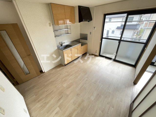 オリゾン　Aの居間・リビング|高崎、前橋エリアのお部屋探しはエンドスケープまで！お客様の理想お聞かせ下さい♪
内装の色味が画像と異なる場合がございます。