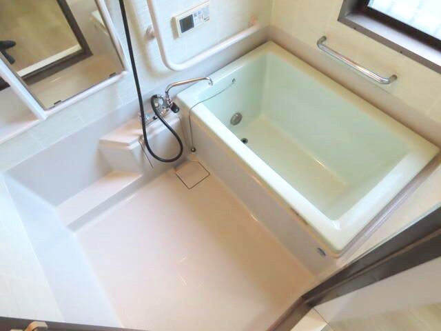 港南区戸建ての浴室