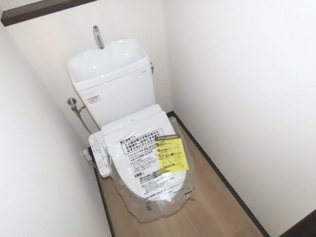 港南区戸建てのトイレ