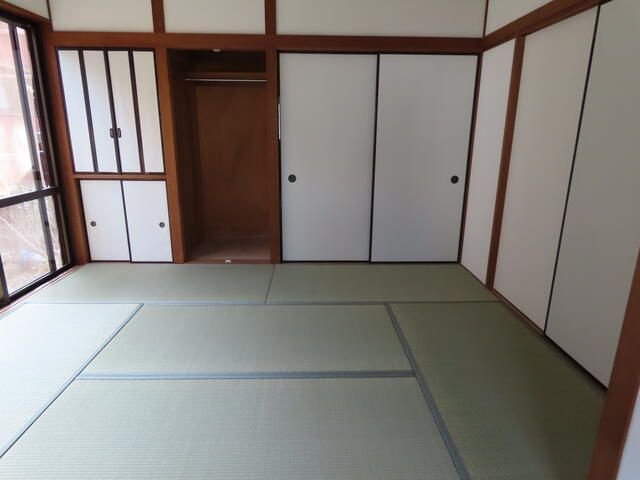 港南区戸建ての寝室