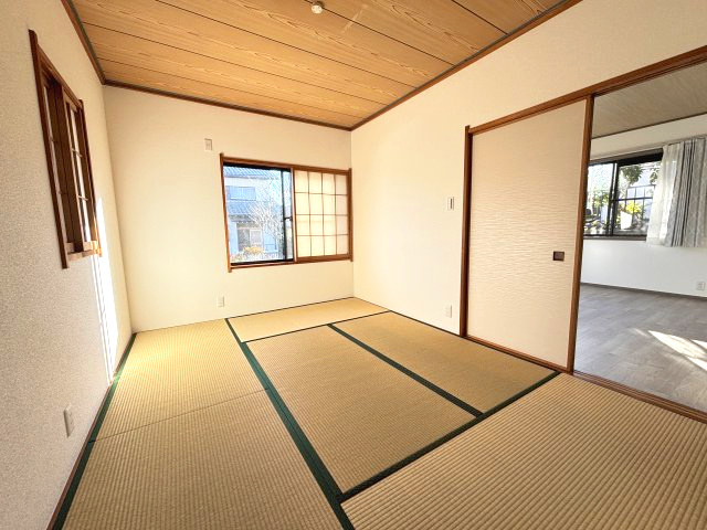 リビングの隣に和室があり、繋げて利用できます
お子様の遊び場や客間としてもお勧めです