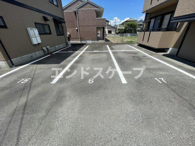 パミドールCの駐車場|高崎、前橋エリアのお部屋探しはエンドスケープまで！お客様の理想お聞かせ下さい♪
