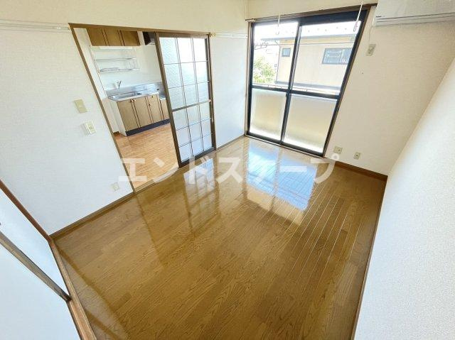 パミドールCの居間・リビング|高崎、前橋エリアのお部屋探しはエンドスケープまで！お客様の理想お聞かせ下さい♪